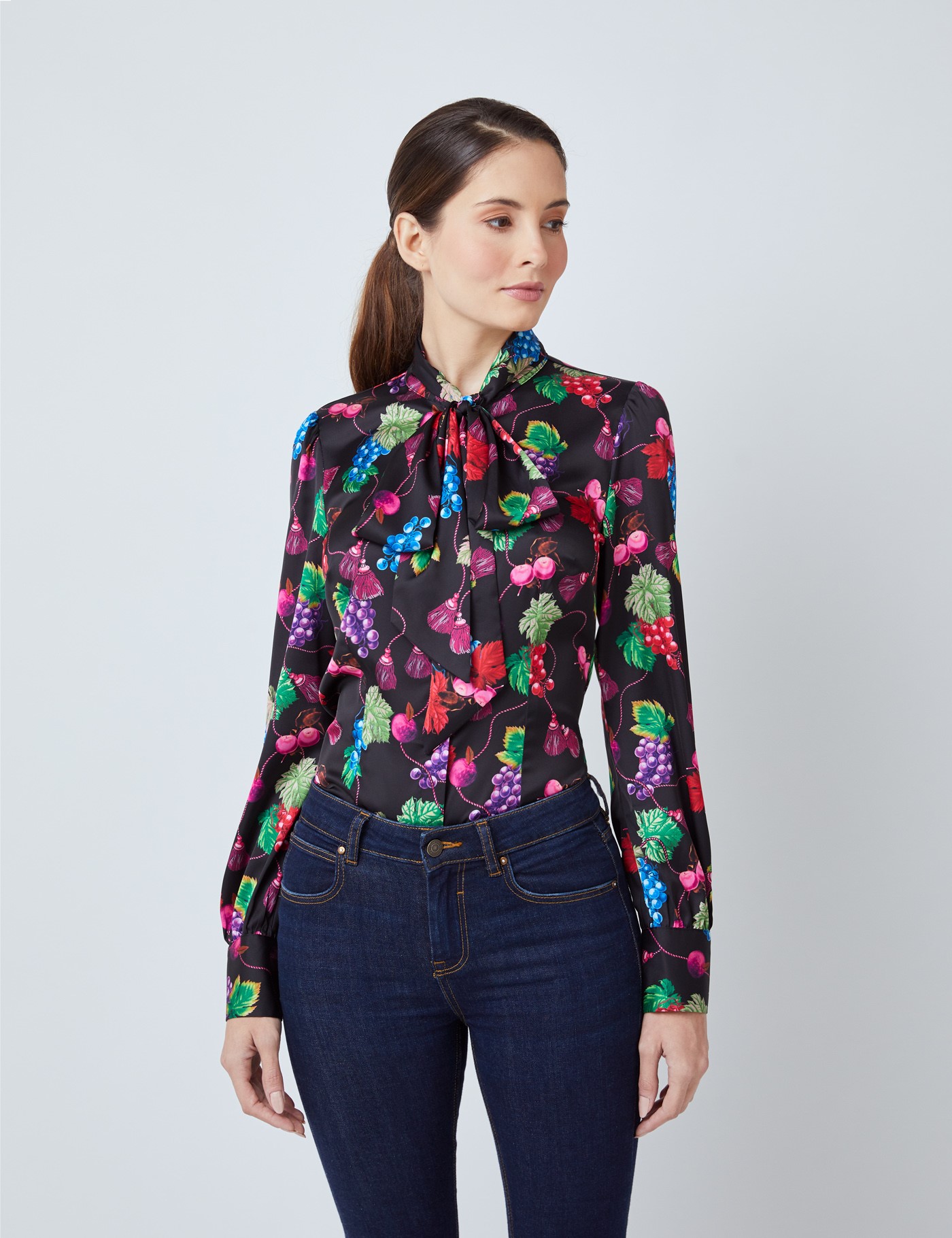 Women's Grapes Rope Print Satin Blouse in Black/Pink | Size 6 | Single ...